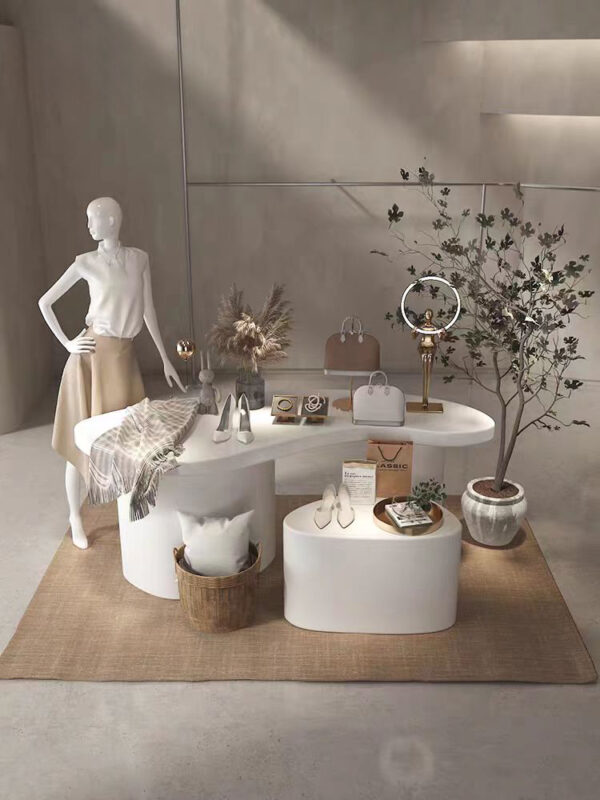 jewelry store display