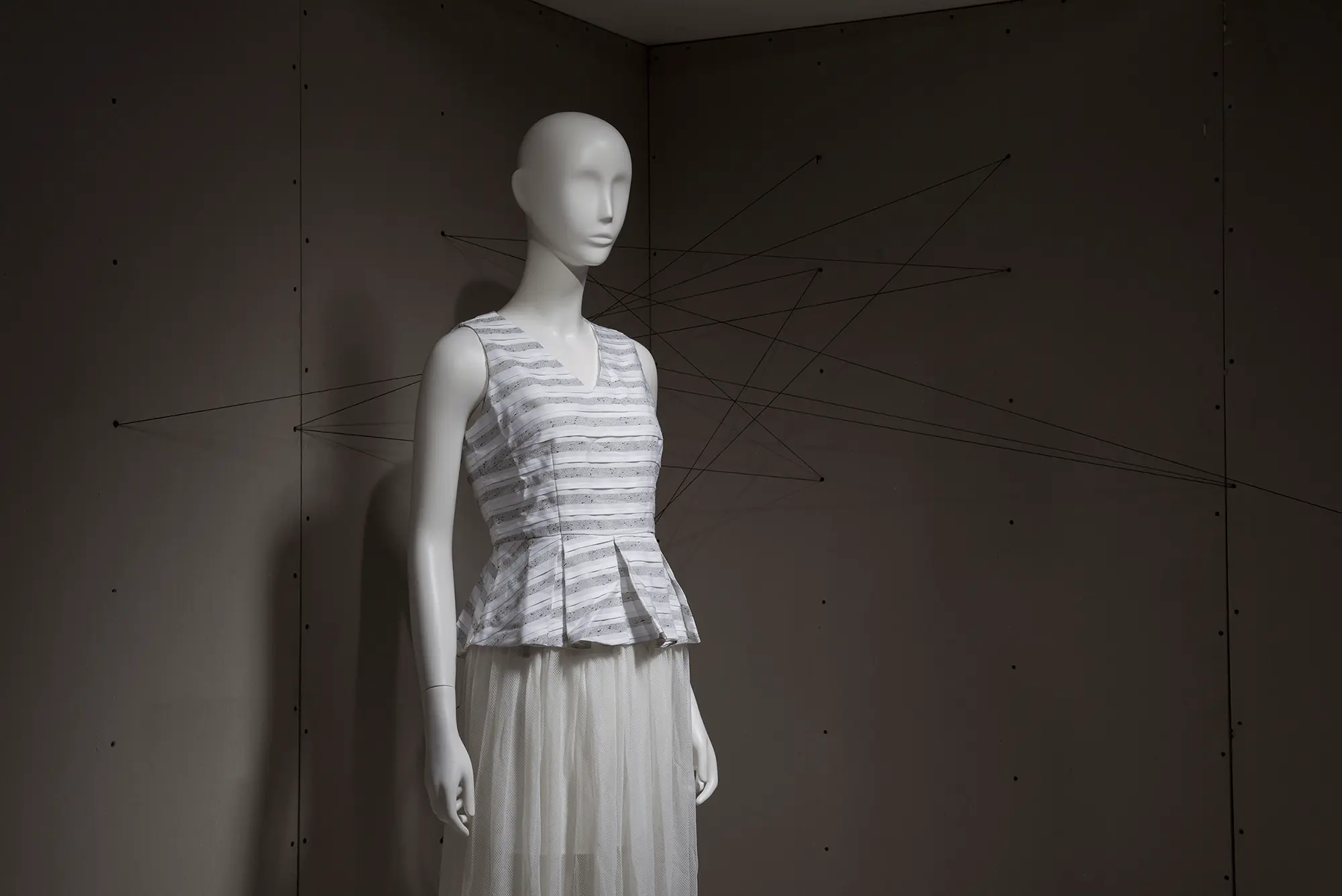 Abstract face standing classic female mannequin combination -Morshopfitting mannequin bulk wholesale factory (16)