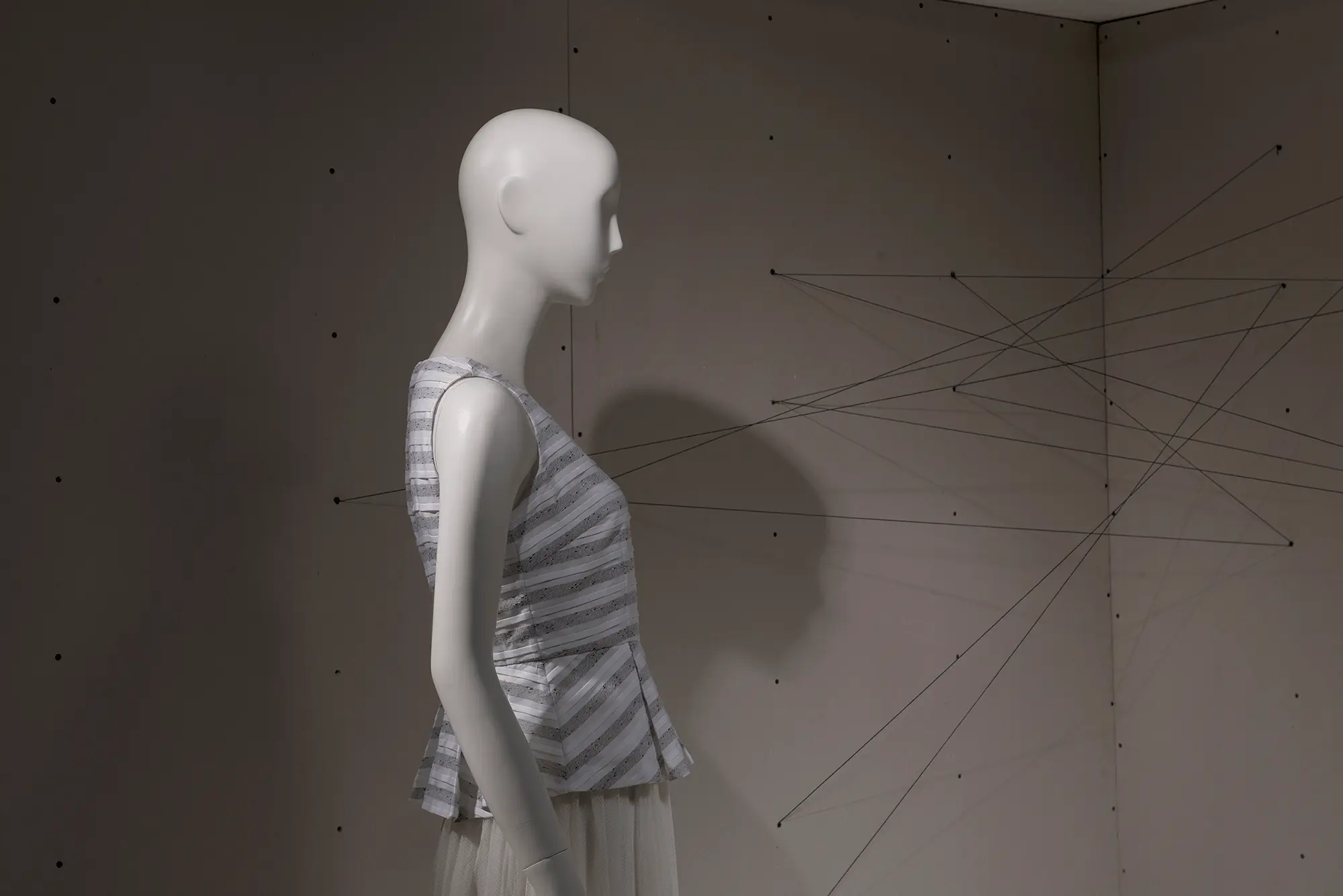 Abstract face standing classic female mannequin combination -Morshopfitting mannequin bulk wholesale factory (17)