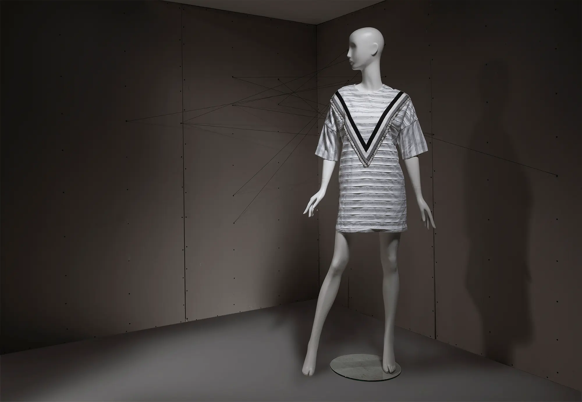 Abstract face standing classic female mannequin combination -Morshopfitting mannequin bulk wholesale factory (19)